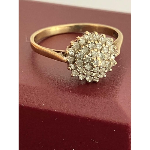 287 - Vintage 9 carat GOLD and DIAMOND CLUSTER RING. Full UK hallmark showing 0.25 carat DIAMONDS. Complet... 