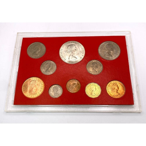 471 - A FAREWELL TO THE £.S.D. MONEY SYSTEM, A NICELY ENCASED SET OF PRE-DECIMAL CURRENCY IN DISPLAY PACK.