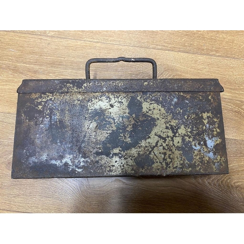 899 - A WW2 German Afrika Korp MG34/42 Ammo Tin - with a working latch. Some of the original paint remains... 