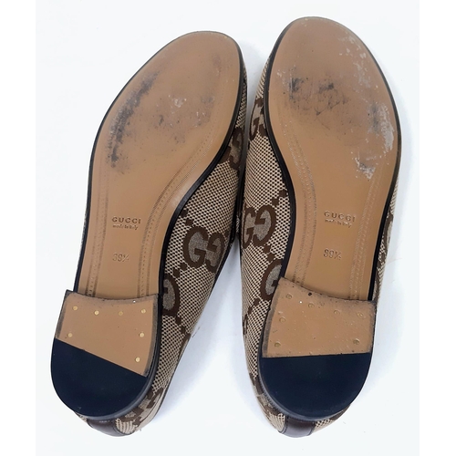 162 - Gucci Women's MAXI Jordaan Loafers.
GG monogram patterning, quality leather and gold tone hardware. ... 