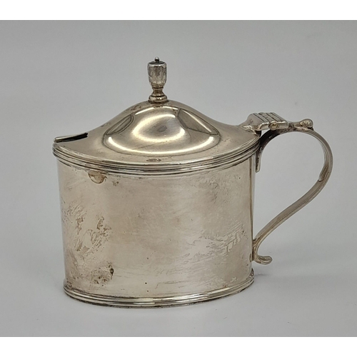 747 - An Excellent Condition Antique Edwardian Hallmarked (1912) Silver Mustard Pot with Blue Glass Liner.... 