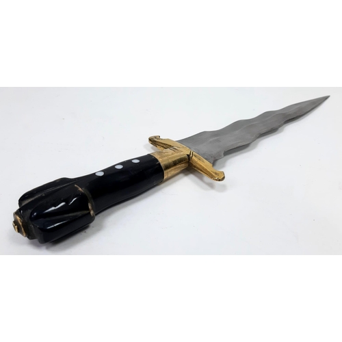 670 - A Vintage, Excellent Condition, High Quality Kris Knife in Leather Sheath. 
39cm Length