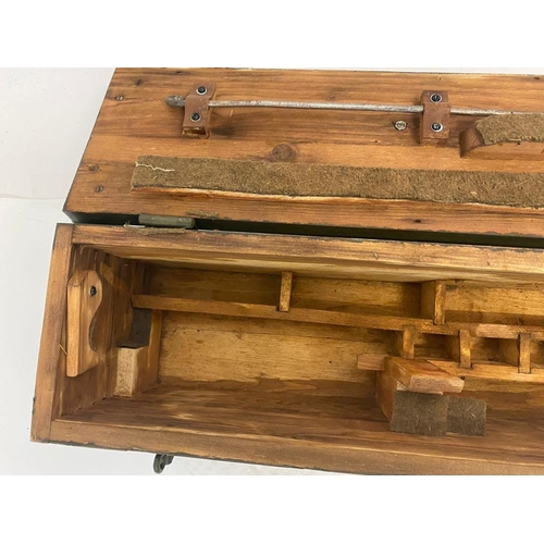 295 - A Rare Thompson 1928 Sub Machine Gun Transit Box. This box fits - 3 x Drum Magazines, 5 x Stick Maga... 