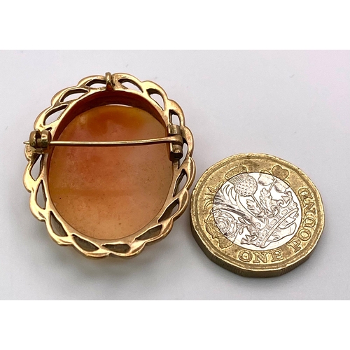 472 - A Vintage 9K Gold Cameo Brooch. Full UK hallmarks. 4cm.
9.93g total weight.