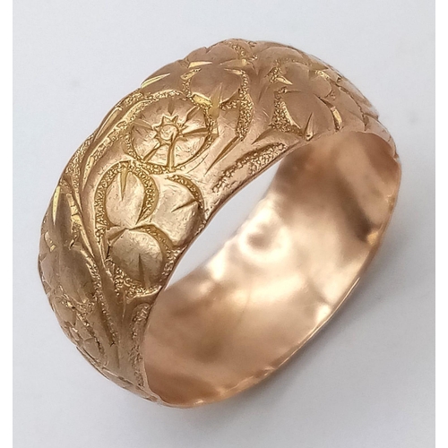 446 - A Vintage 9K Yellow Gold Band Ring with Engraved Floral Design. Size M. 3.2g weight.