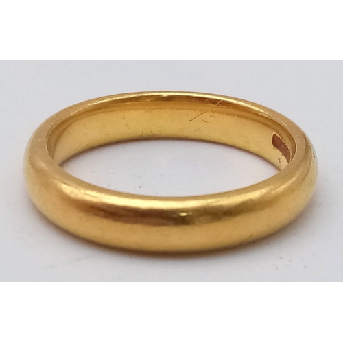 194 - A Vintage 22K Yellow Gold Band Ring. Size M. 6.35g weight.