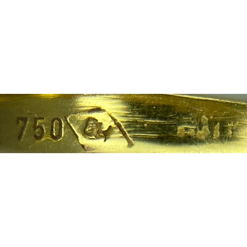 120 - A 18K YELLOW GOLD DIAMOND & EMERALD RING 4.5G SIZE O