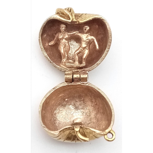 289 - A 9K YELLOW GOLD APPLE CHARM WHICH OPENS TO REVEAL ADAM & EVE INSIDE!  4.9G. 12MM.