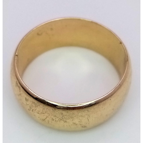 358 - A 9k yellow gold 8mm wedding band size T 8.4g