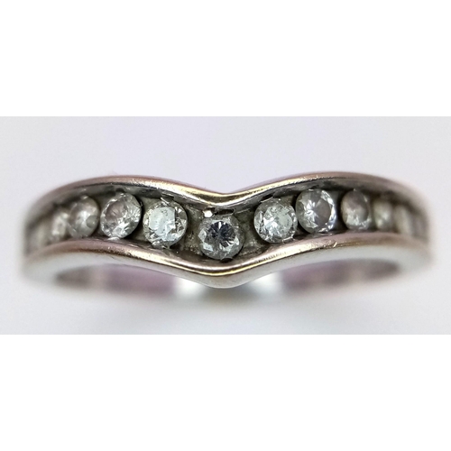 219 - A 18K WHITE GOLD DIAMOND CURVED BAND RING 0.35CT 3.4G SIZE O
ref: JR2 - 28