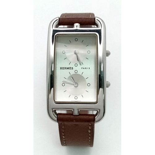 431 - A LADIES DUAL TIME ZONE WATCH BY HERMES OF PARIS IN STAINLESS STEEL AND ON THE ORIGINAL HERMES LEATH... 