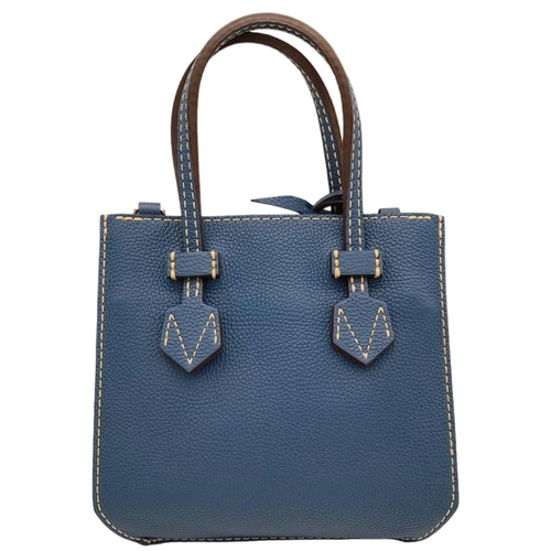 258 - Moreau Bregancon Bag.
Top quality leather and craftmanship. Comes with shoulder strap. Zip top closu... 