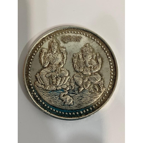 315 - Enormous Vintage Solid SILVER COIN from BOMBAY INDIA. Approx 50 grams of pure 999 SILVER. 5 cm diame... 