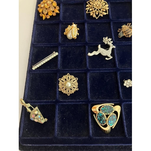 371 - Selection of VINTAGE BROOCHES, To include Gold Tone, Silver Tone, Jewelled etc. Many extremely large... 