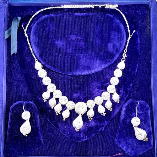 753 - A Unique Vintage or Antique Cased Silver Necklace and Matching Earring Set. 
60cm Length Detailed De... 