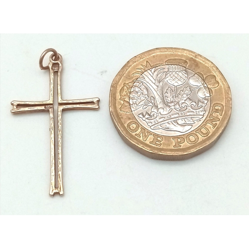 1370 - A 9K Yellow Gold Cross Pendant. 3.5cm. 0.9g weight.