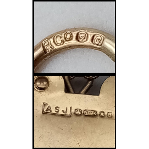 1056 - A wonderful 9 K yellow gold bracelet with a love padlock clasp and safety chain. Width: 34.6 mm, wei... 