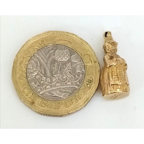 1429 - A Vintage 9K Yellow Gold Pilgrim Pendant/Charm. 20mm. 3.11g weight.