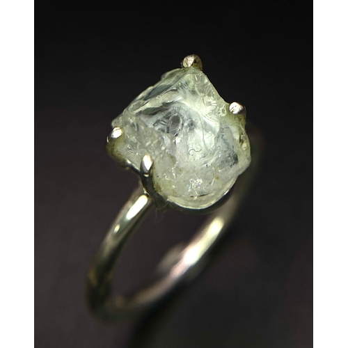 1733 - A Rough Green Amethyst and 925 Silver Ring. Size N. Ref: VO  - 1660.