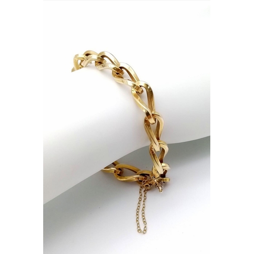 82 - A Vintage Chunky 9K Yellow Gold Curb Link Bracelet. 19cm. 25.45g weight.