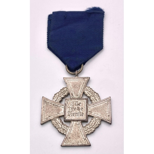 1516 - A WW2 German Long Service Cross (2nd class) with Black Enamel. Inscribed with: Fur Treue Dienste on ... 