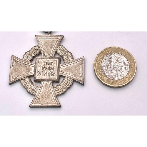 1516 - A WW2 German Long Service Cross (2nd class) with Black Enamel. Inscribed with: Fur Treue Dienste on ... 