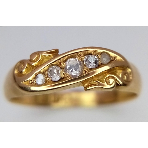 80 - A Vintage 18K Yellow Gold and Diamond Ring. Graduating diamonds between two golden waves. Size P. 3.... 