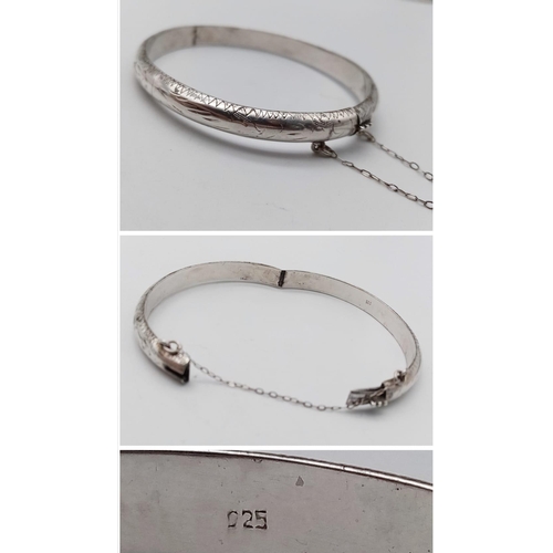 1295 - A Parcel of 5 Vintage 925 Silver Bracelets.
A variety of designs, styles and sizes.
Total Weight: 38... 