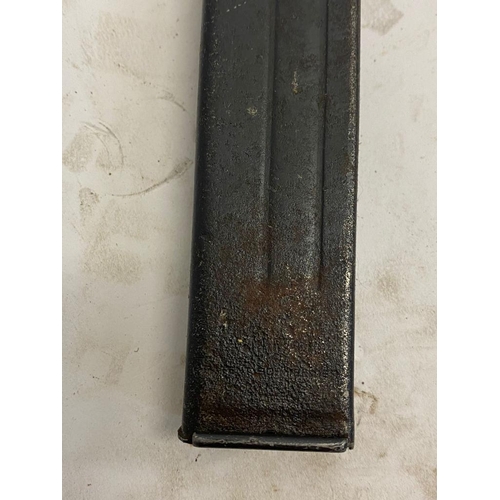 1464 - A WW2 German MP41 Magazine - Makers mark just visible.
ML521.