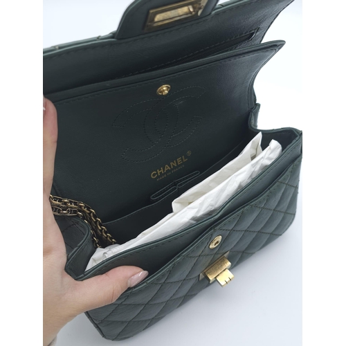 780 - Iconic Green Chanel Clutch. Adjustable gold tone chain handles, with gold tone hardware and diamond ... 