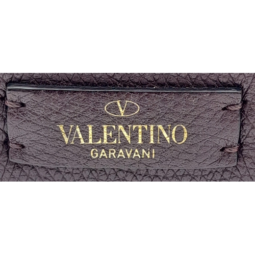 1194 - A Valentino Garavani VSLING shoulder Bag in Soft Burgundy Calfskin. Nappa Leather Interior With Cent... 