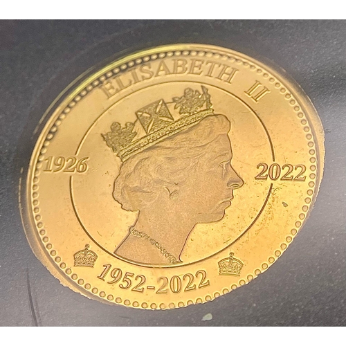 156 - A Commemorative French 14K Gold Proof Coin Celebrating the Life of Queen Victoria II. 3.49g weight. ... 