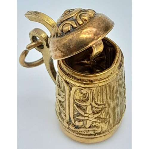 1016 - A 9K YELLOW GOLD VINTAGE TANKARD WITH LID PENDANT/CHARM - WHICH OPENS!  2.1G