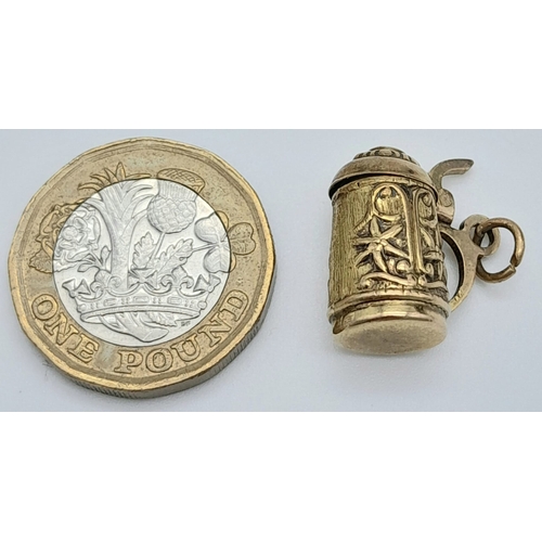 1016 - A 9K YELLOW GOLD VINTAGE TANKARD WITH LID PENDANT/CHARM - WHICH OPENS!  2.1G