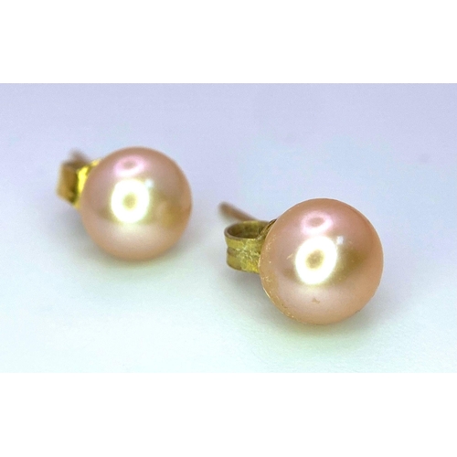 1314 - A 9K YELLOW GOLD PEARL SET STUD EARRINGS 1.1G
ref: A/S 4019