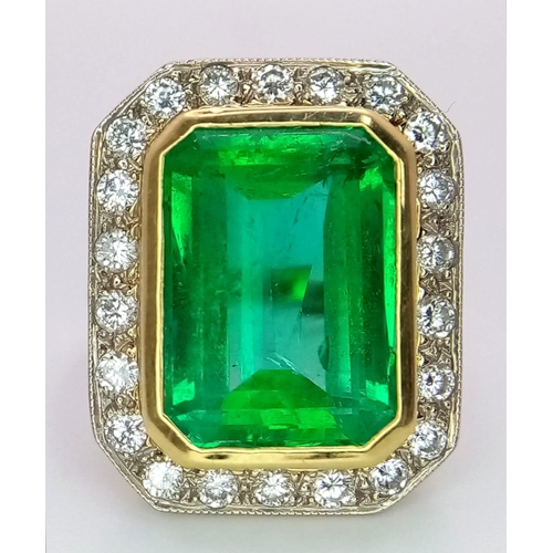 43 - AN EXQUISITE 7.6ct COLOMBIAN OCTAGONAL CUT EMERALD
SURROUNDED BY A HALO OF FINE QUALITY DIAMONDS IN ... 