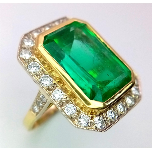 43 - AN EXQUISITE 7.6ct COLOMBIAN OCTAGONAL CUT EMERALD
SURROUNDED BY A HALO OF FINE QUALITY DIAMONDS IN ... 