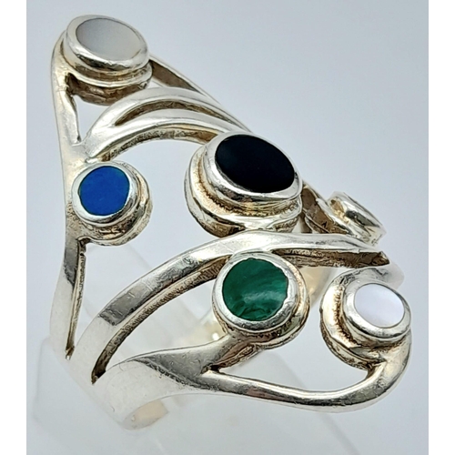 770 - A Vintage Sterling Silver Semi Precious Stone Set Statement Ring.
Size S, The Ring is set with Moons... 