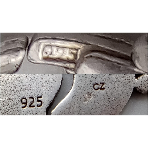 871 - A STERLING SILVER BABY FEET CHARM IDEAL TO BE ENGRAVED WITH DATES AND A INITIALS OF CHILDREN & PRAM ... 