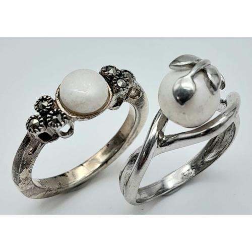 836 - Two vintage, sterling silver rings with white stones. Size: P & Q, total weight: 8.1 g.