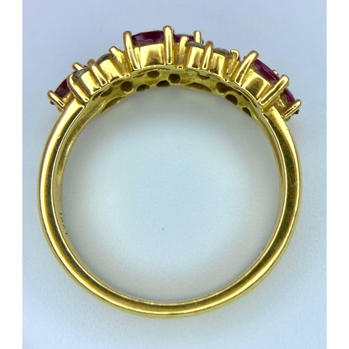 561 - 18K YELLOW GOLD DIAMOND & RUBY RING, 0.20CT DIA & 0.50CT RUBIES.
WEIGHT: 4G 
SIZE M

SC 5032