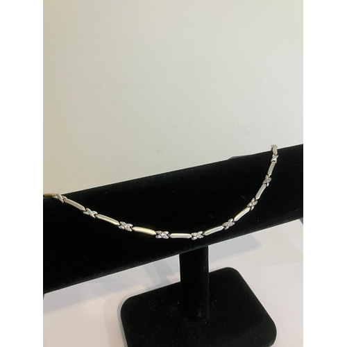 21 - Fabulous 9 carat ITALIAN WHITE GOLD NECKLACE. Presented in a high quality jewellers case. Fully hall... 