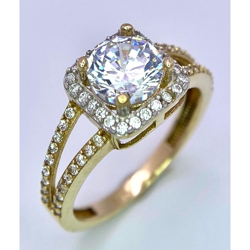 972 - 9K Yellow gold CZ Set Ring with Open Shoulders Design. 2.4g Size M. Ref: SH7049H