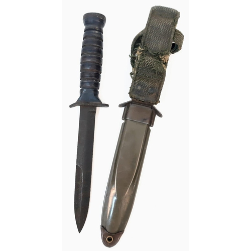 207 - WW2 US Paratroopers M3 Fighting Knife Dated 1943. Makers name on the cross guard, flaming bomb stamp... 