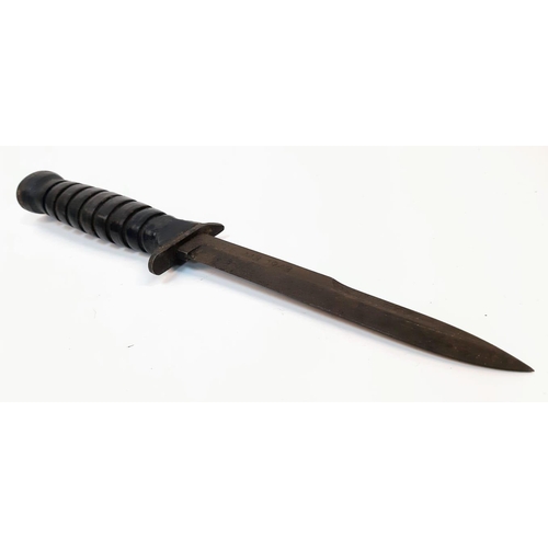 207 - WW2 US Paratroopers M3 Fighting Knife Dated 1943. Makers name on the cross guard, flaming bomb stamp... 