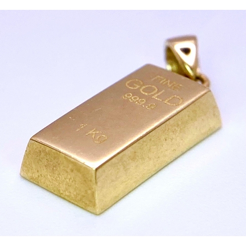 727 - 9K Yellow gold Gold Bar Ingot Pendant. 1.6g. 18mm. Ref: SH850041H