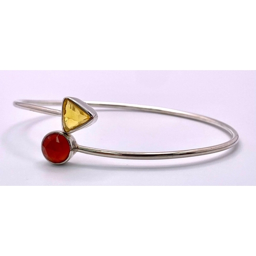 845 - A Matching Sterling Silver, Citrine and Carnelian Bracelet and Ring Set.
Bracelet Measures 6.5cm Inn... 