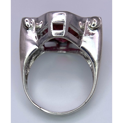 893 - An Excellent Condition, Sterling Silver Ruby Set (Lab Grown), 5 Stone Modernist Ring Size S. The Cen... 