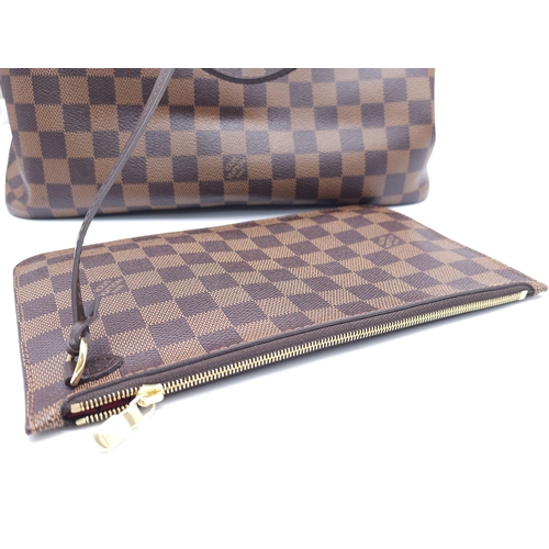 101 - Louis Vuitton Neverfull Tote Bag with matching Pouch.
Both items are in the chequered LV pattern, wi... 