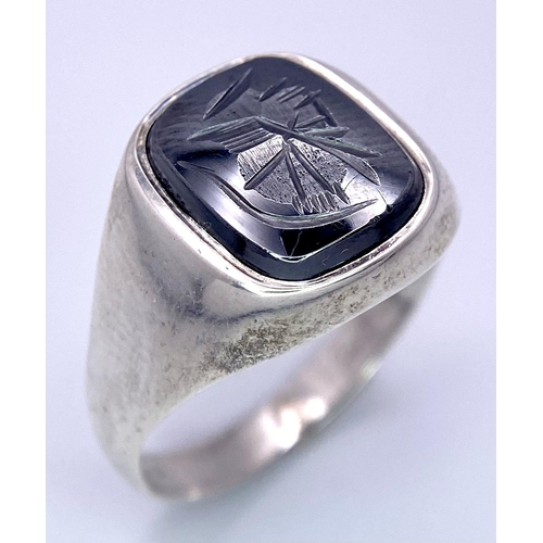 1089 - Sterling Silver Hematite Centurion Ring 3.5g Size S. Ref:TC04